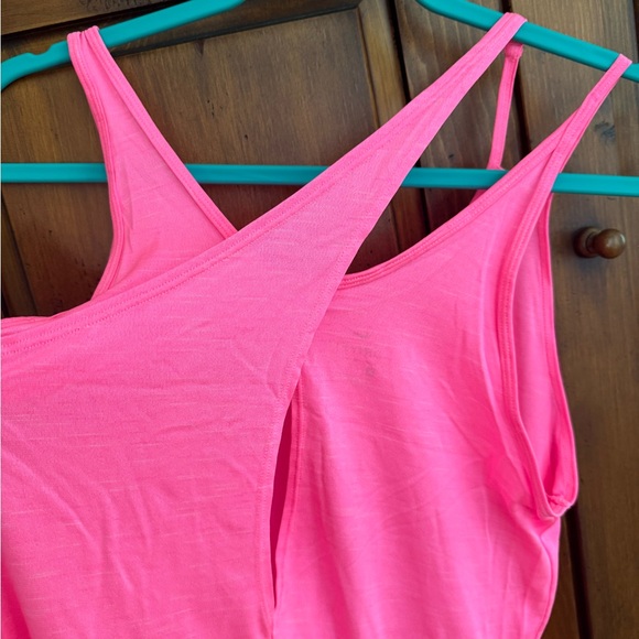 Nike hot pink standard fit DRIFIT tank singlet size small. NWOT - Picture 3 of 7